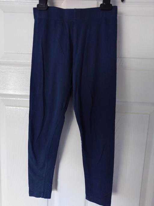  — Girls navy leggings size 7-8 years