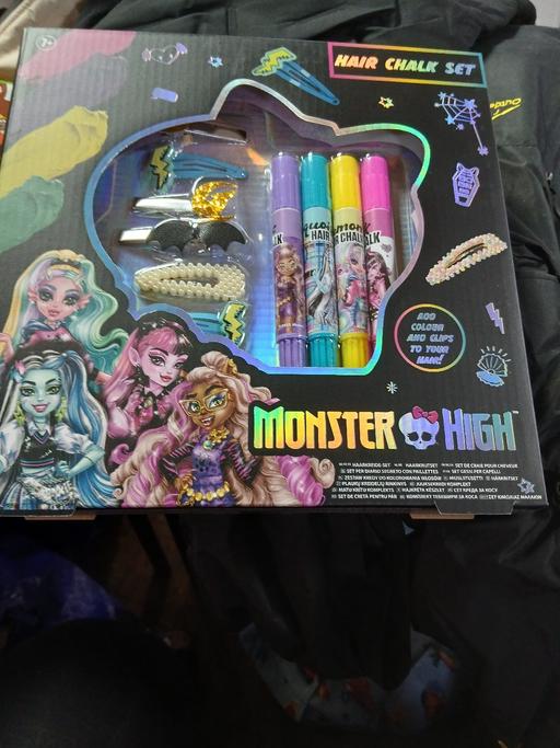  — hair chalk set