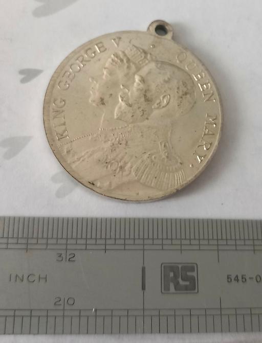  — Vintage 1935 King George V & Queen Mary medal