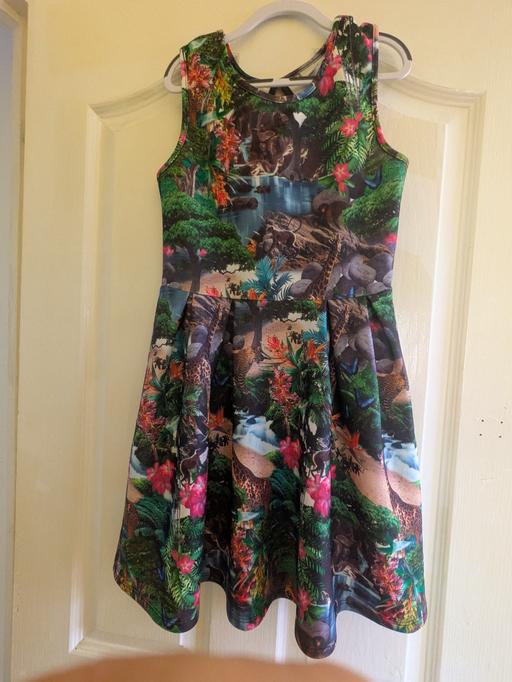  — beautiful rainforest print dress age 11