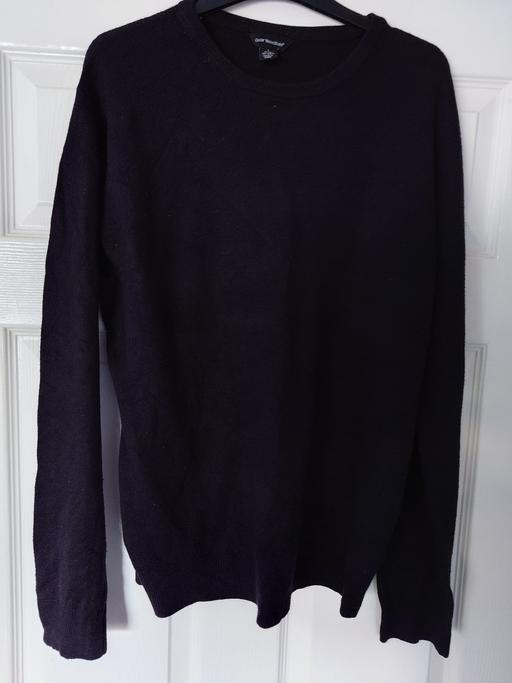 — Mens black jumper size L
