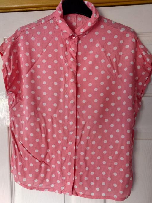  — Women's pink spotty blouse size 8