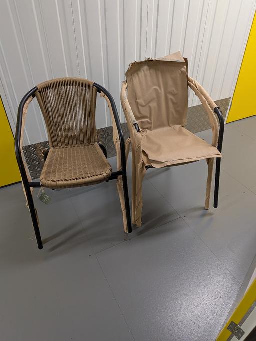  — 4 new garden chairs