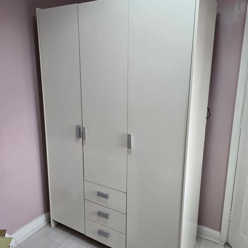  — 3 door wardrobe