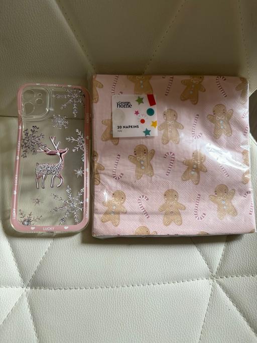  — iPhone 11 Christmas phone case and napkins