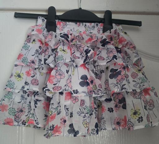  — girls skirt