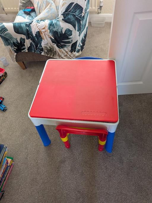  — small Lego playtable