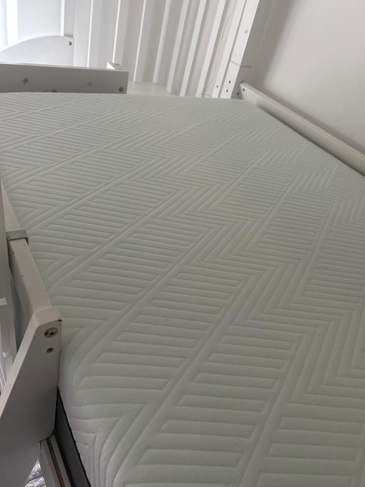  — Single memory foam bed mattress