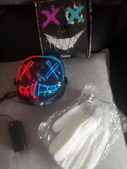  — New Halloween light up mask & gloves