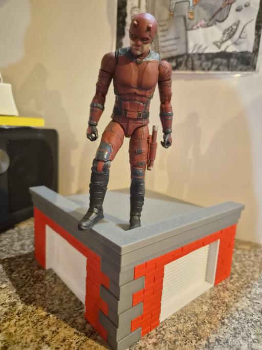  — 3d printed rooftop Daredevil-Spiderman Dioram