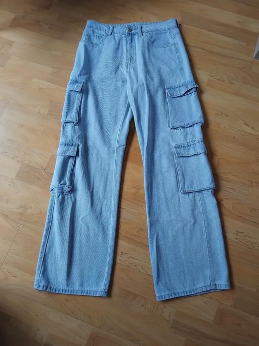  — Jeans S.