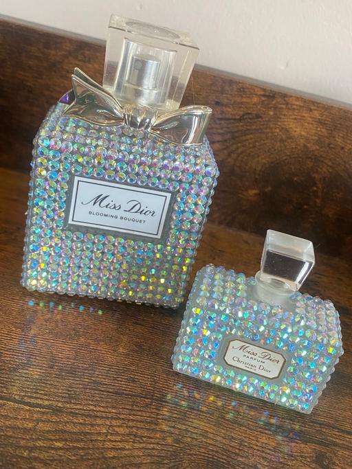  — Diamanté display bottles