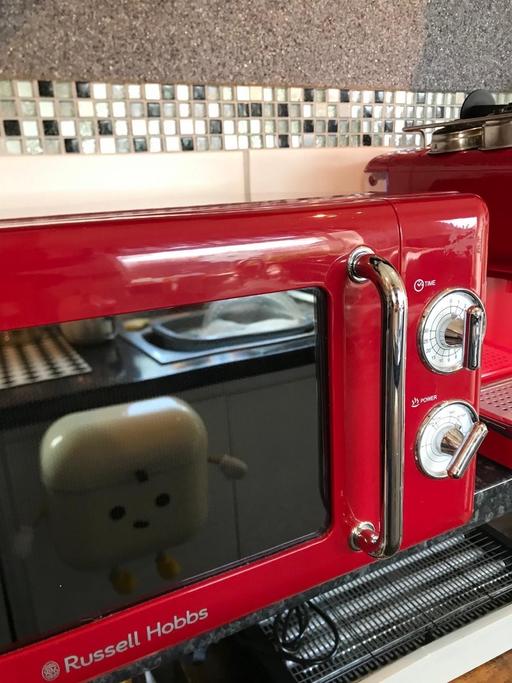  — Microwave in red