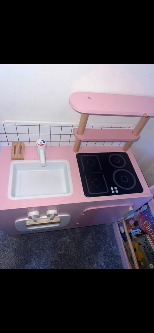  — Children’s play kitchen pink