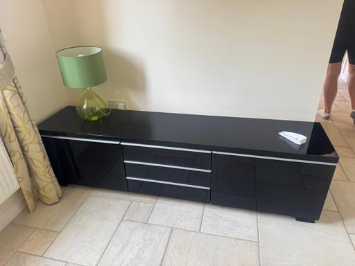  — Tv unit