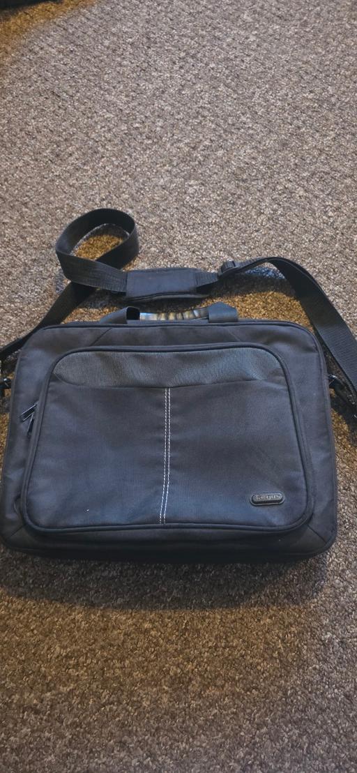  — VGC Targus Laptop Shoulder Bag. upto 15".