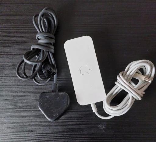  — Apple A1202 Airport Extreme Base Station 12V