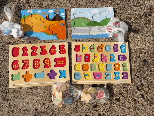  — Kids wooden puzzles