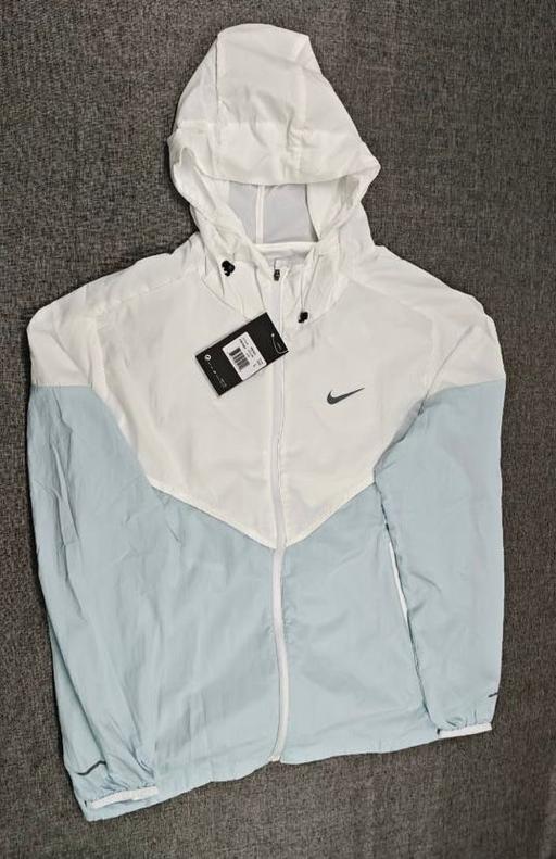  — Nike coat unisex size large