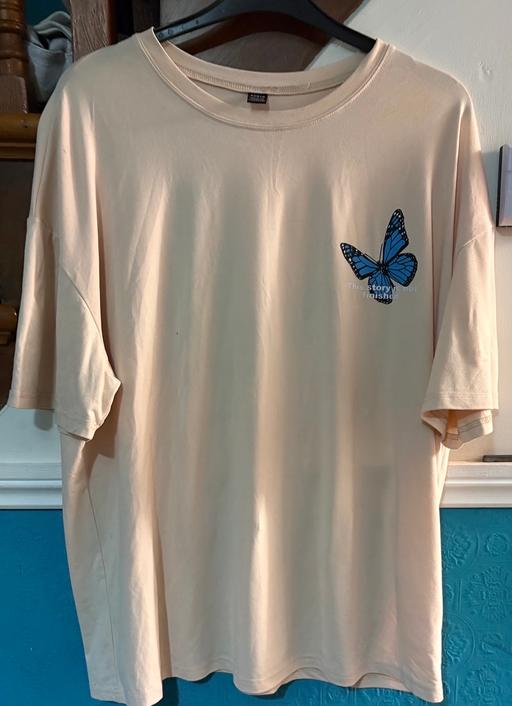 — Ladies plus size butterfly top. Size L