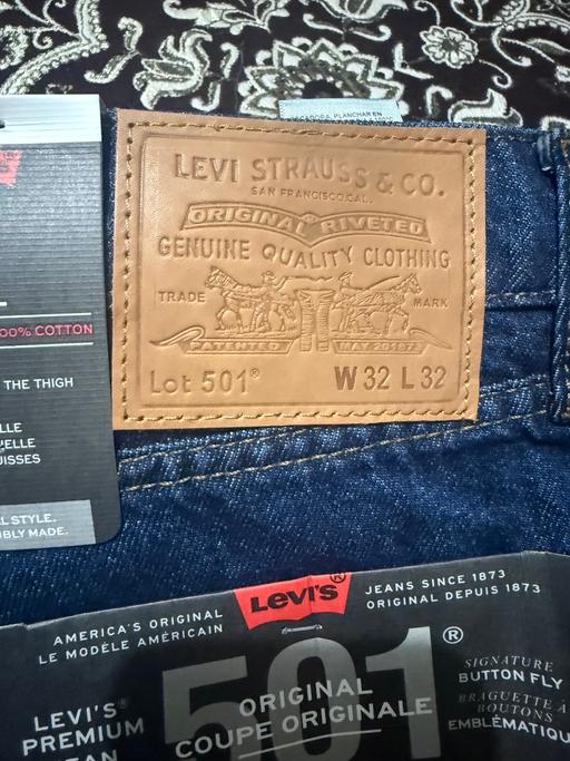  — Levi’s jeans 501