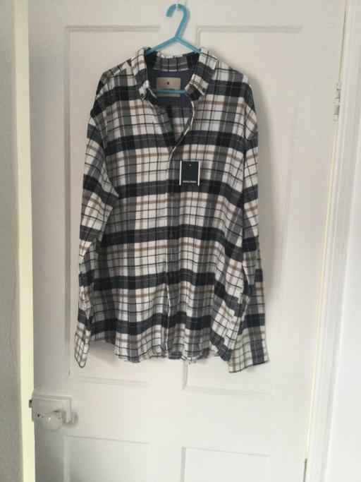  — BNWT shirt size XXL