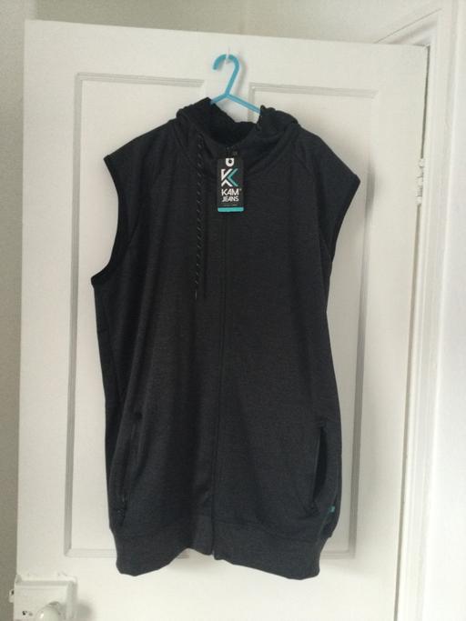  — BNWT Sleeveless hoody size 2XL