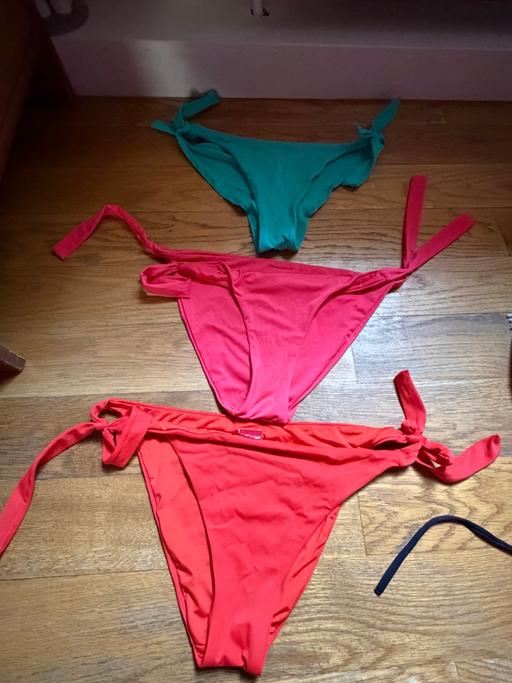  — Bundle of bikini pieces 👙🌞