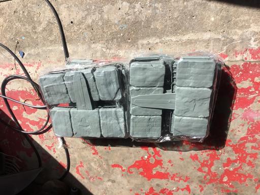  — 12m of plastic garden edging