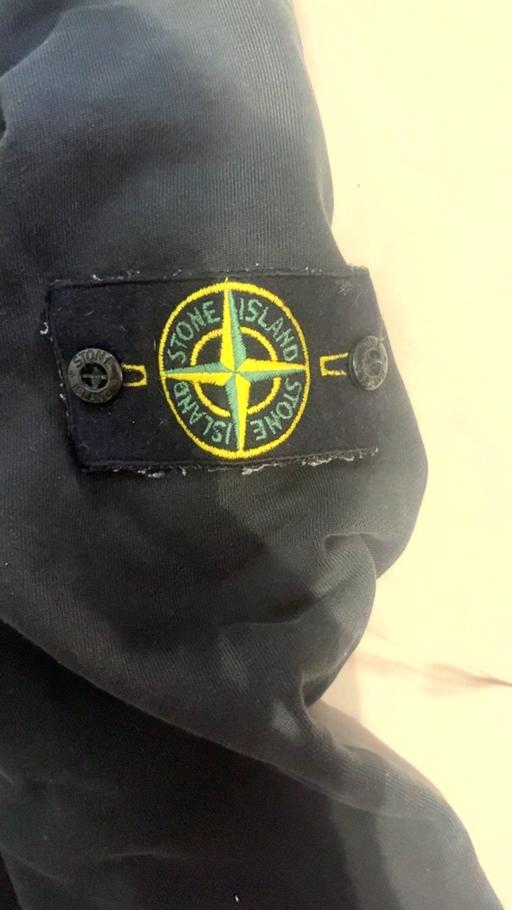  — Black stone island jumper