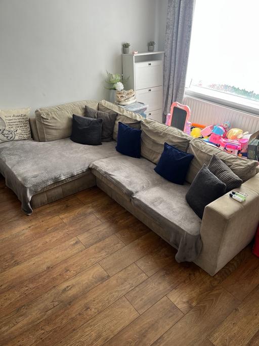  — Grey corner sofa
