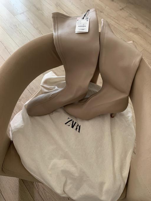  — Zara leather knee high boots. Size7/40. BN