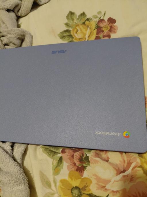  — Asus chrome book laptop