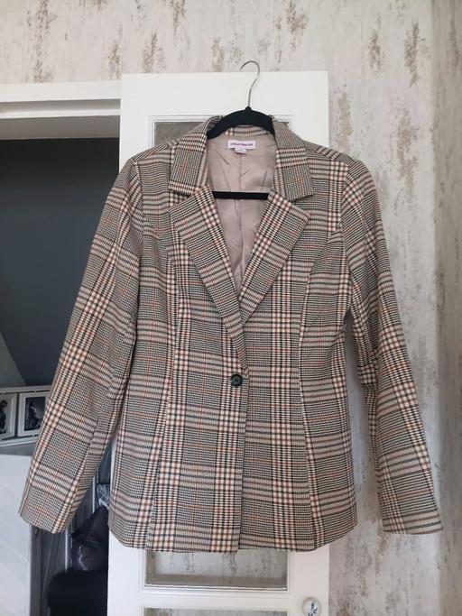  — checked blazer size 10