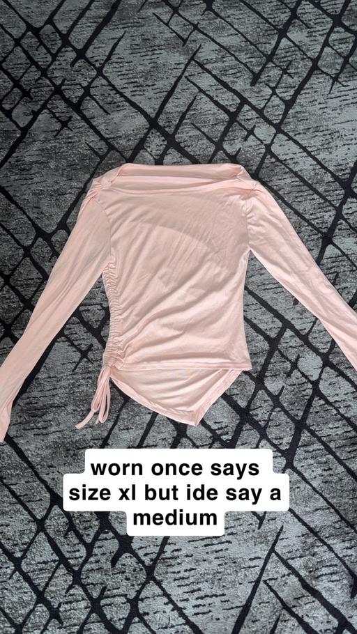  — Women’s soft material top