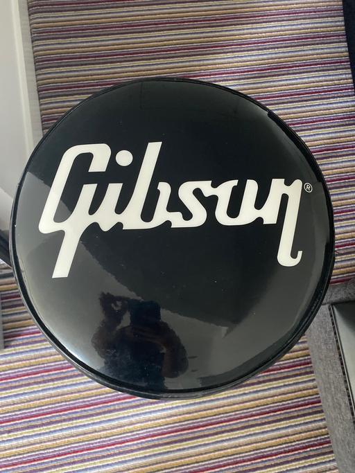  — Gibson guitar stool