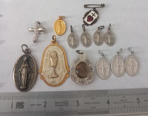  — Collection of vintage religious pendants