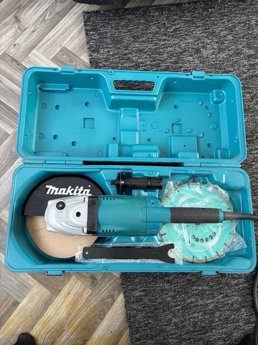  — AN ANGLE GRINDER