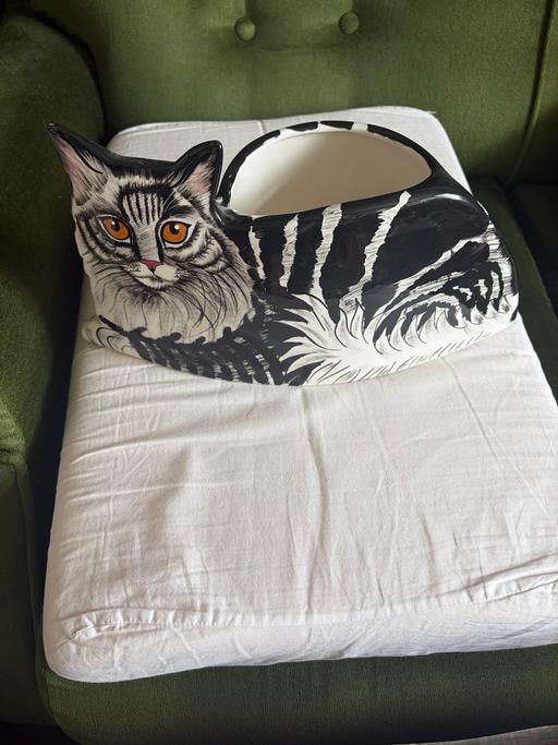  — Cat shape planter design by Nina lyman