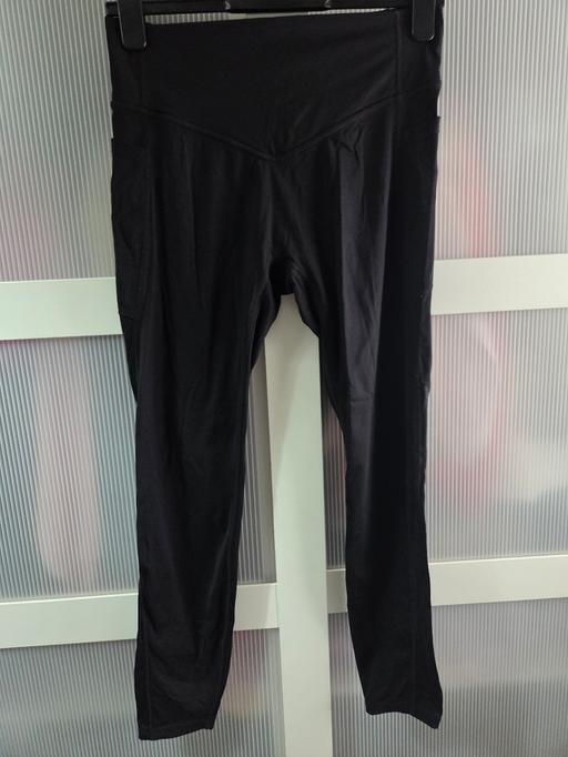  — Size M (12-14) black sports leggings