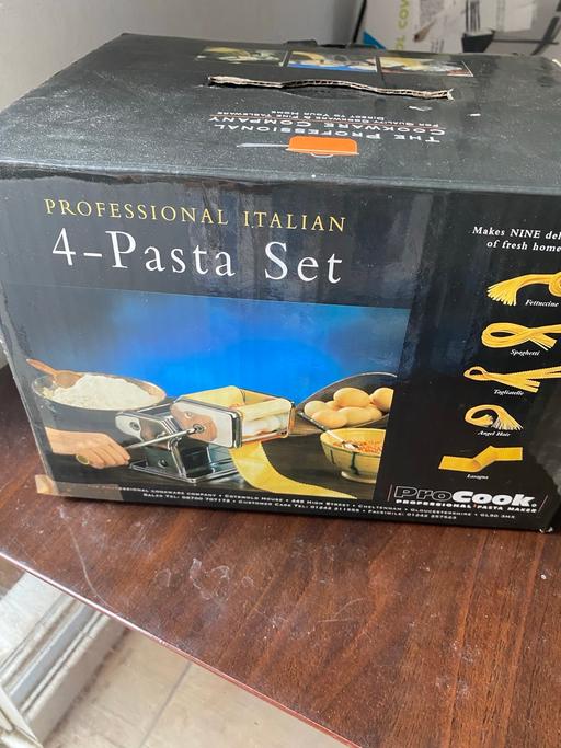  — Pasta set