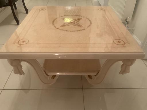  — Coffee Table. Elegant Lounge Table. 
