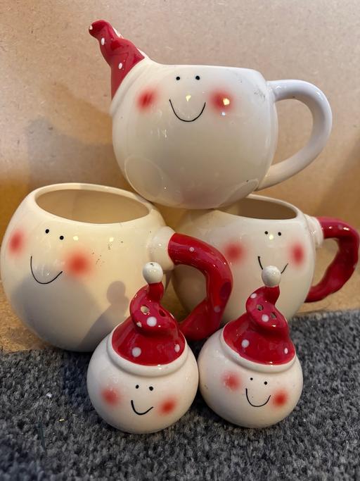  — Christmas face Mugs, jug & Salt & Pepper Set