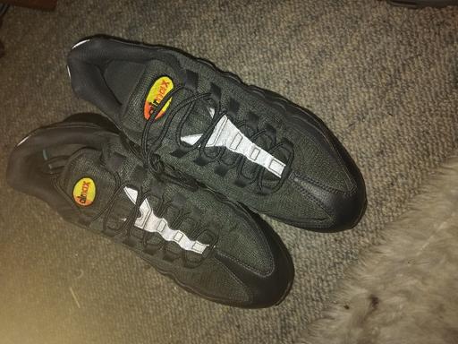  — X2 Pair Nike Airmax both Size 10.5/11