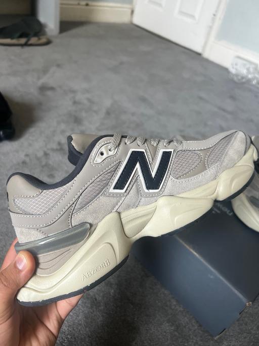  — New balance shoes