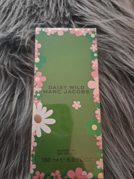  — marc jacobs daisy wild