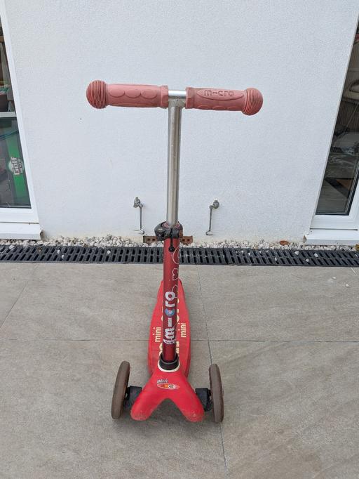  — micro scooter - Red