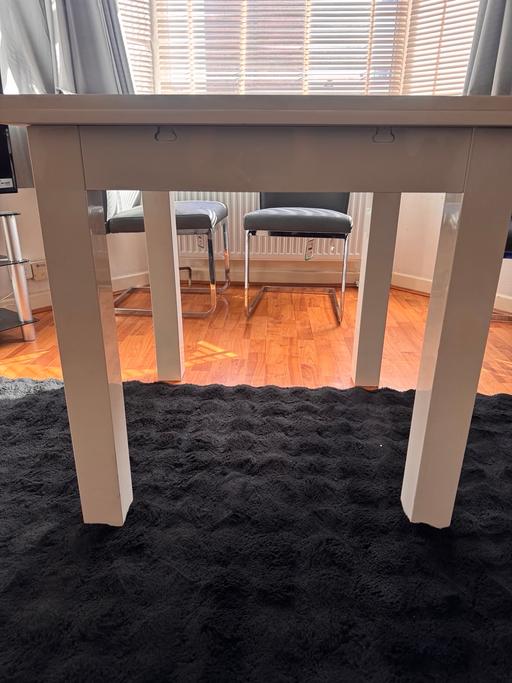  — White gloss table