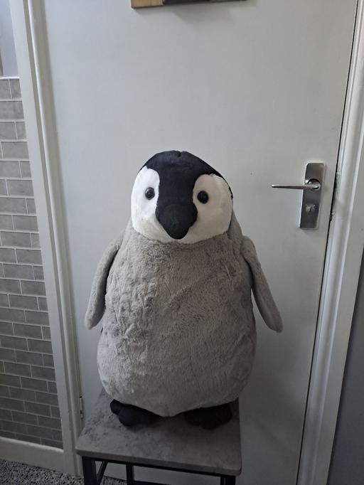  — large plush penguin new