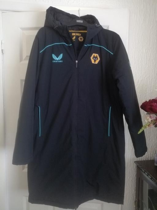  — As New men's Wolves coat padded & hood